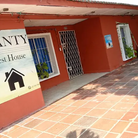 Hostal Shanty *