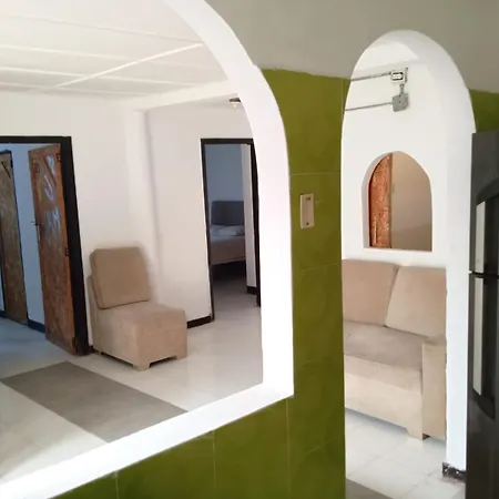 Hostal Shanty *